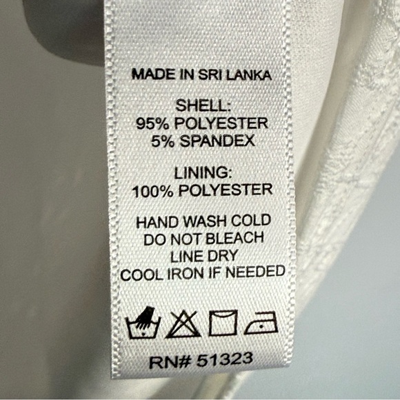 NEW CeCe Women’s White Eyelet Ruffle top cap sleeves size large. Fully lined - Picture 5 of 11